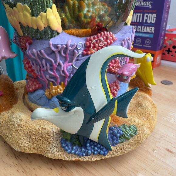 Disney Pixar Finding Nemo Musical Snow Globe Rotating Base "Tiny Bubbles" - Picture 3 of 10